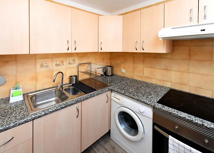 Excelent Location 5 Min To The * 아데제