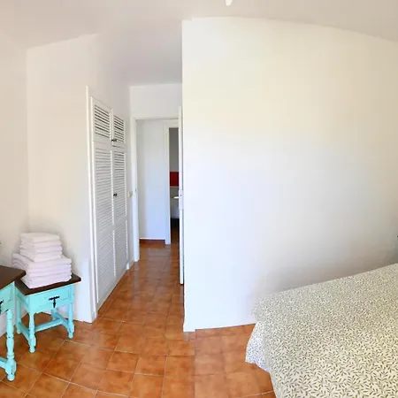 Excelent Location 5 Min To The